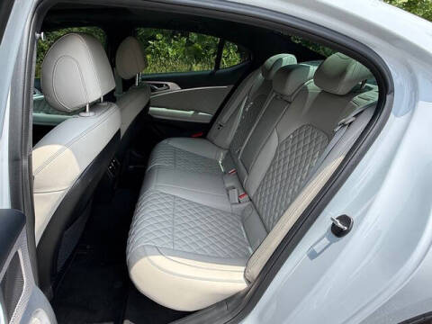 2023 Genesis G70