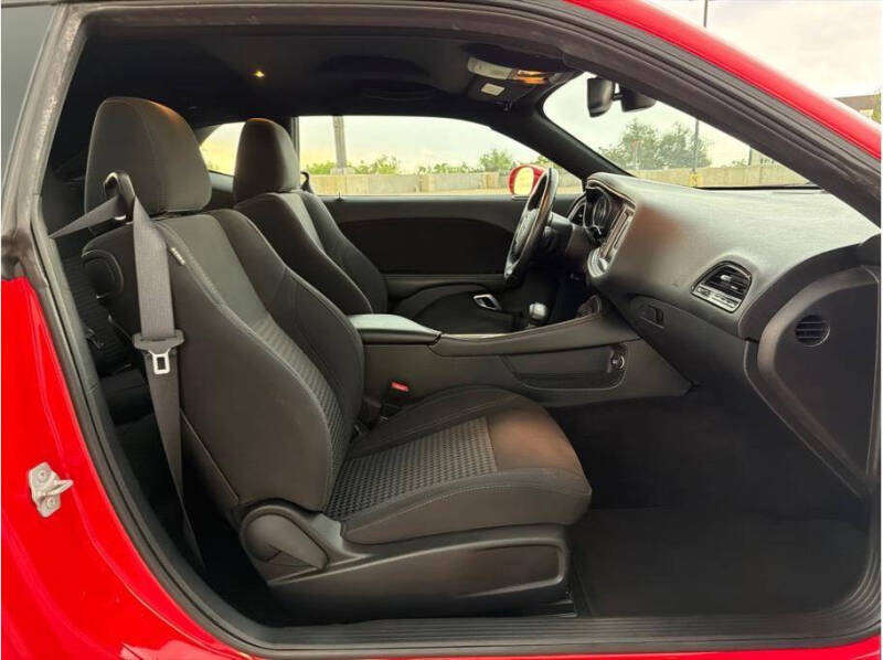 2016 Dodge Challenger SXT
