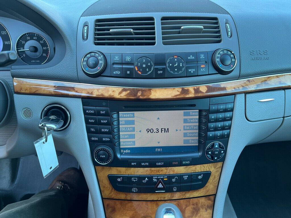 2006 Mercedes-Benz E-Class 25