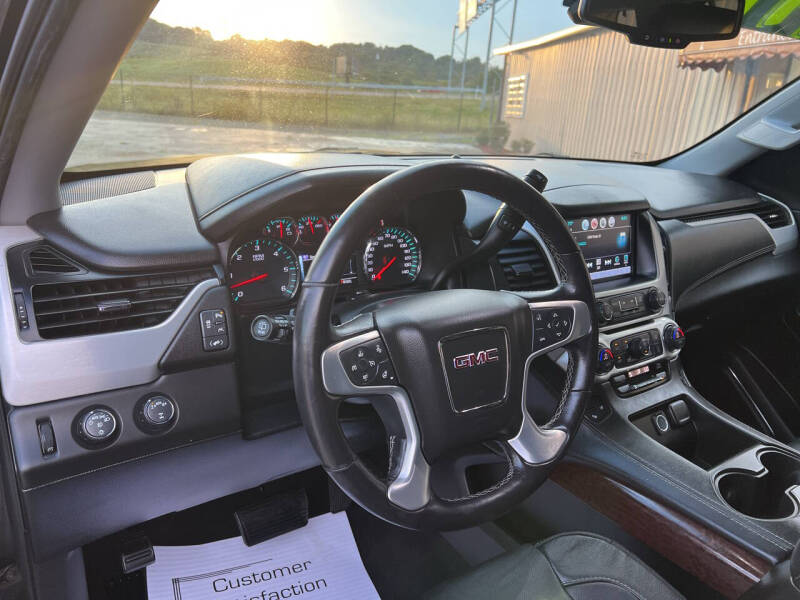 2020 GMC Yukon SLT photo 5