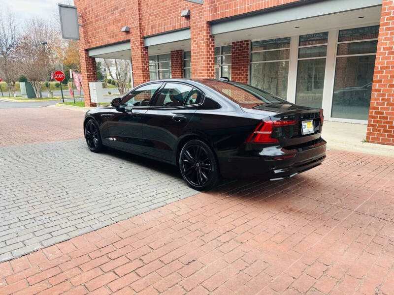 2023 Volvo S60 B5 Ultimate Black Edition