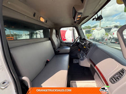 2018 Freightliner M2 106