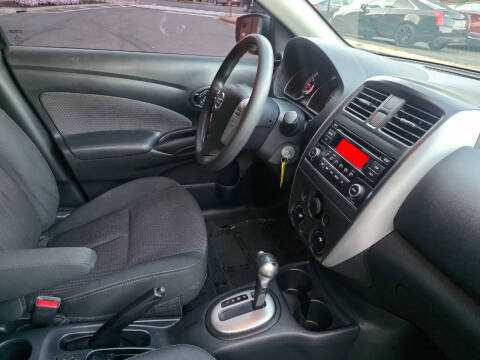 2016 Nissan Versa 1.6 SV