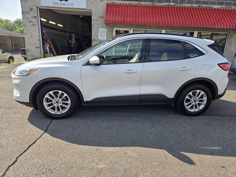 2020 Ford Escape SE