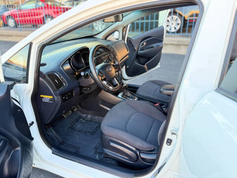 2013 Kia Rio 5-Door SX