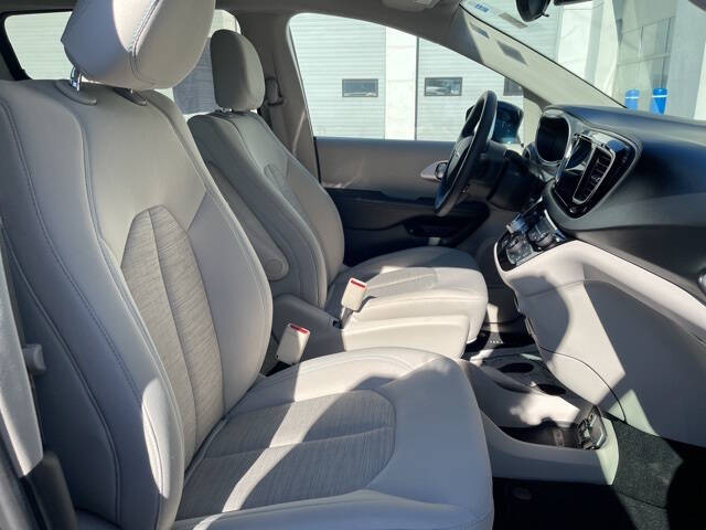 2017 Chrysler Pacifica Hybrid Touring Plus