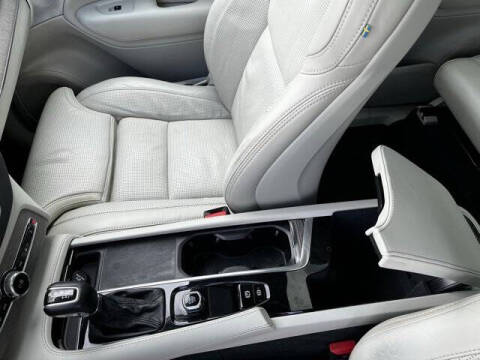 2022 Volvo XC90 T6 Inscription 7-Passenger