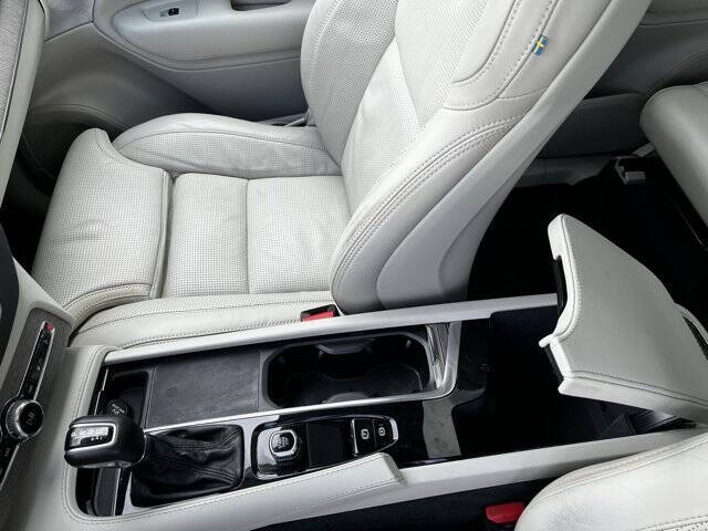 2022 Volvo XC90 T6 Inscription 7-Passenger