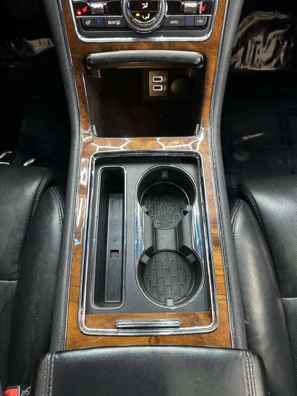 2017 Lincoln Continental Select