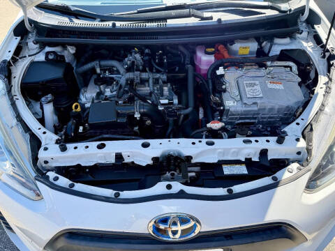 2016 Toyota Prius c One