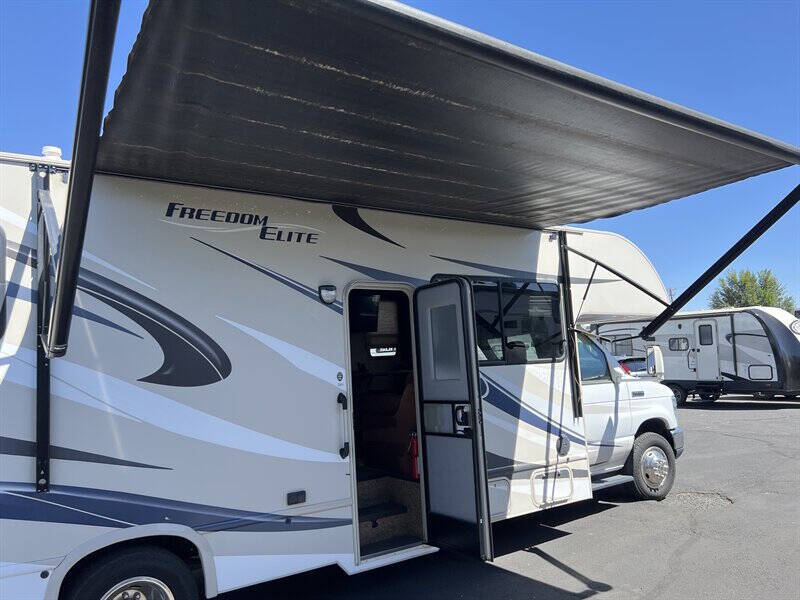 2014 Ford E-Series E-450 SD