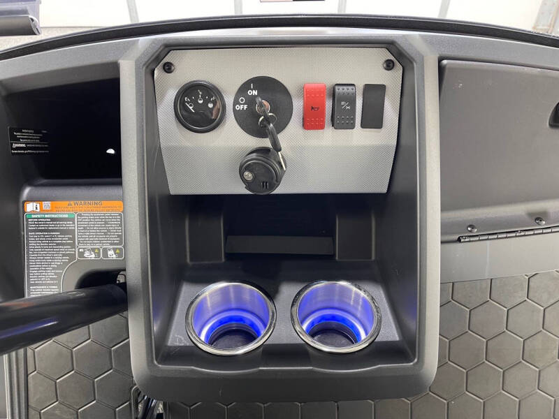 2025 E-Z-GO Express S4 Gas