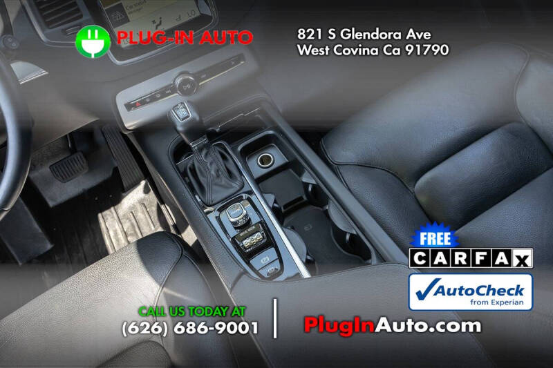 2016 Volvo XC90 T6 Momentum