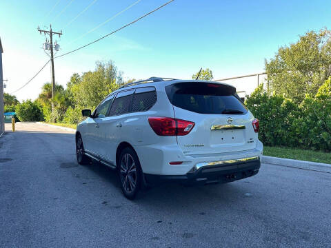 2017 Nissan Pathfinder Platinum
