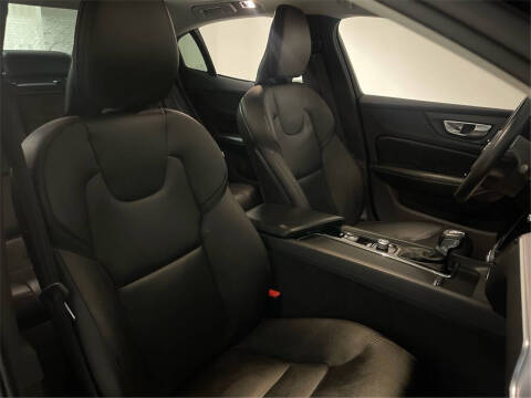 2020 Volvo S60 T5 Momentum