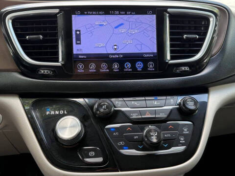 2017 Chrysler Pacifica Touring-L Plus