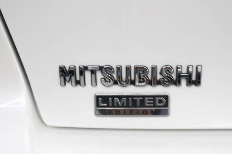 2017 Mitsubishi Lancer LE