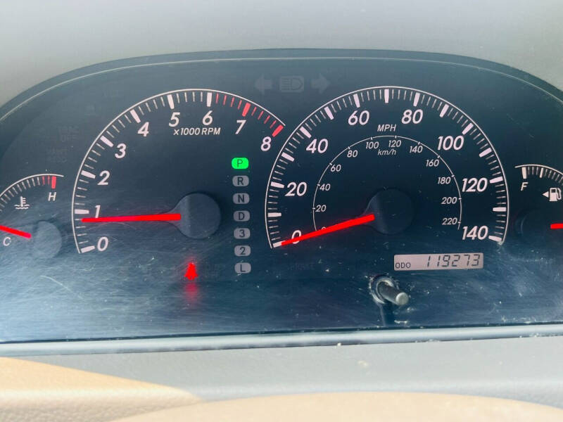 2005 Toyota Camry LE