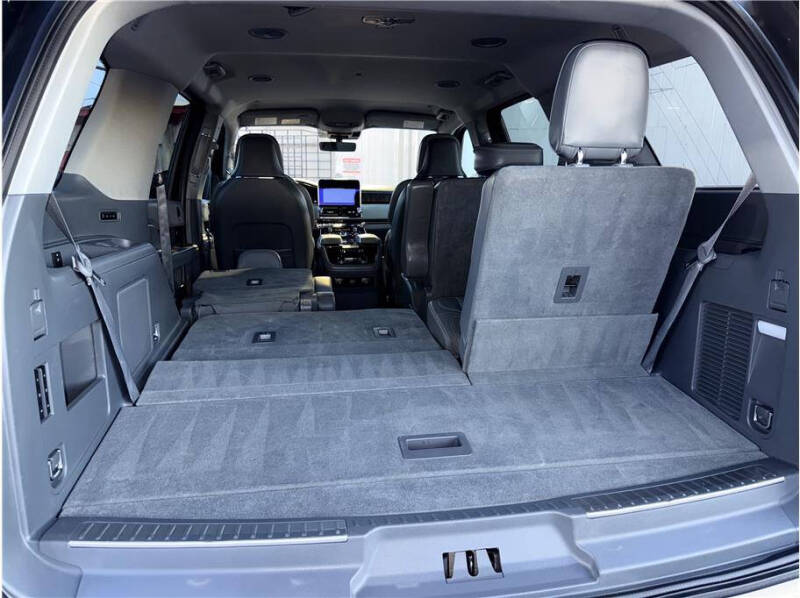 2019 Lincoln Navigator Select