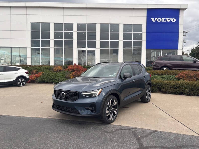 2026 Volvo XC40 B5 Plus