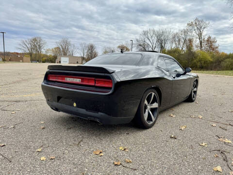 2017 Dodge Challenger SXT Plus