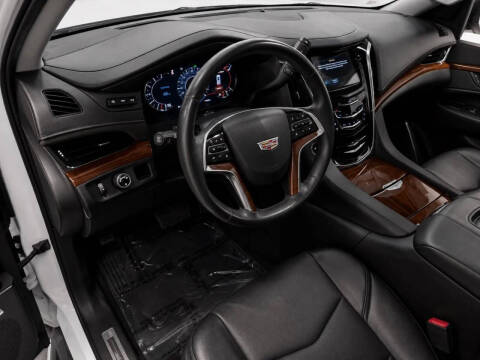 2017 Cadillac Escalade Luxury