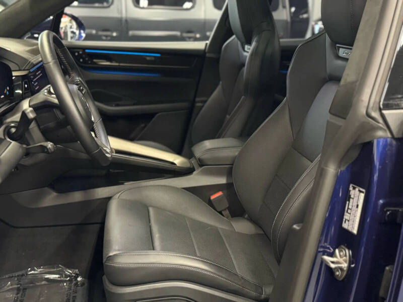 2024 Porsche Macan Turbo Electric