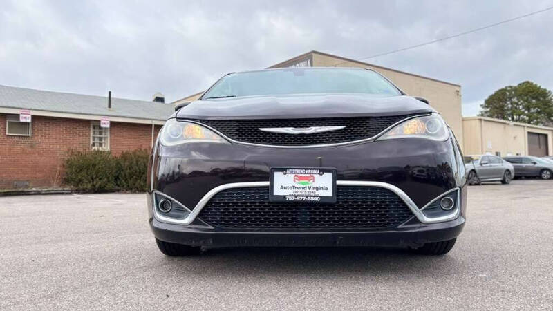 2017 Chrysler Pacifica Touring-L