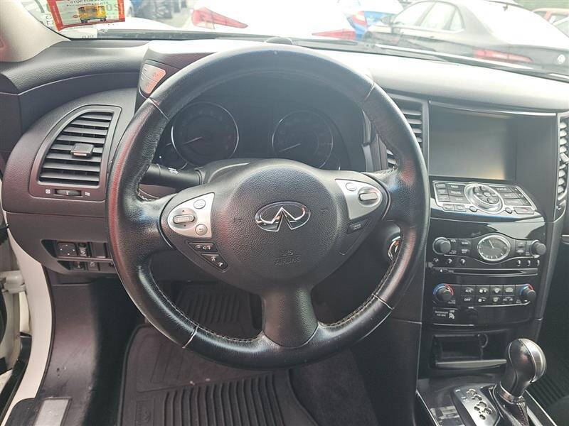2015 Infiniti QX70