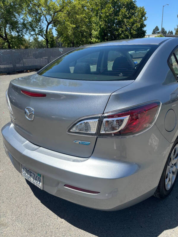 2013 Mazda MAZDA3 i Sport