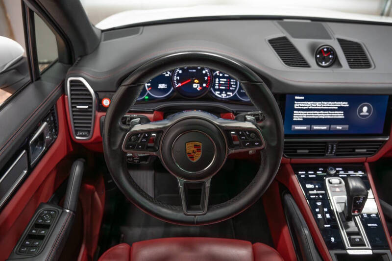 2022 Porsche Cayenne Platinum Edition