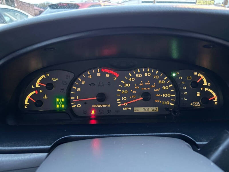 2003 Toyota Sequoia SR5