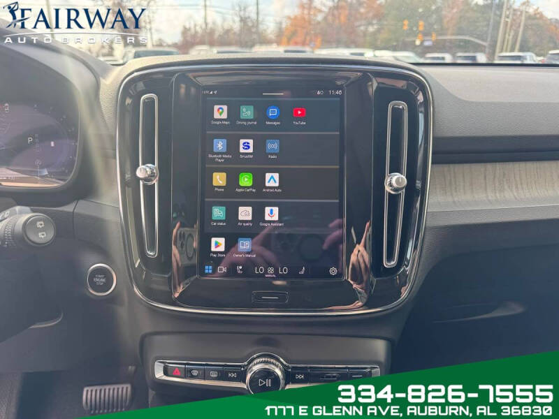 2024 Volvo XC40 B5 Plus Dark Theme