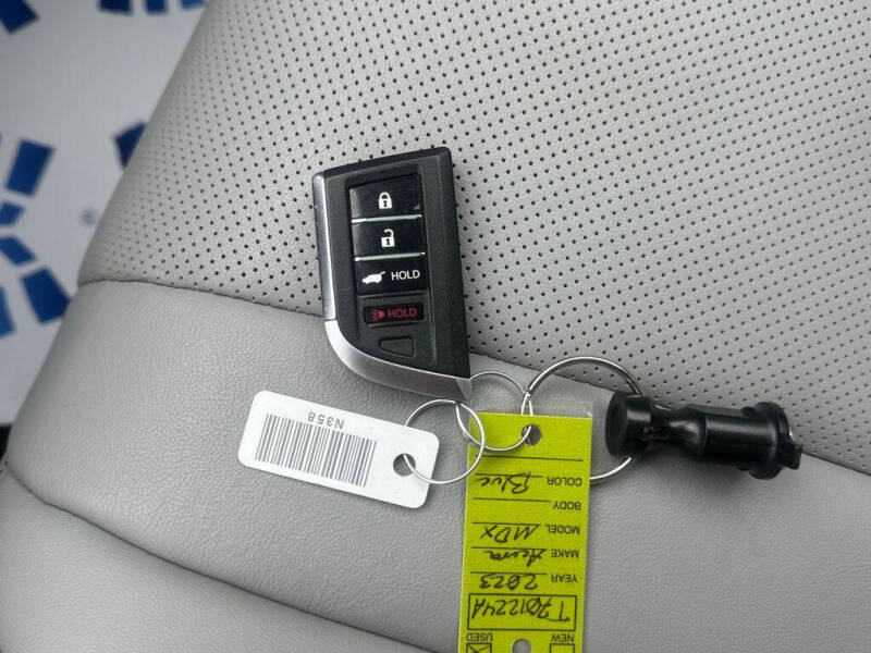 2023 Acura MDX w/Tech