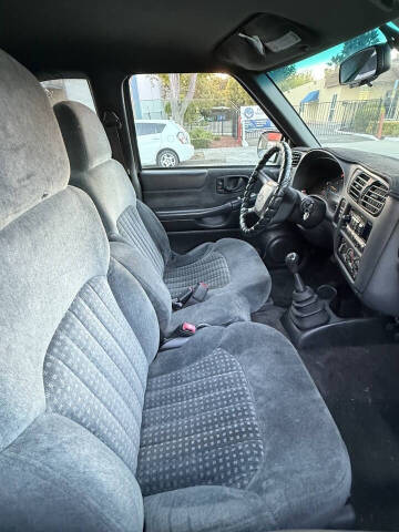2000 Chevrolet S-10 LS