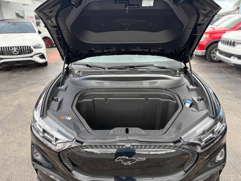 2024 Ford Mustang Mach-E Select