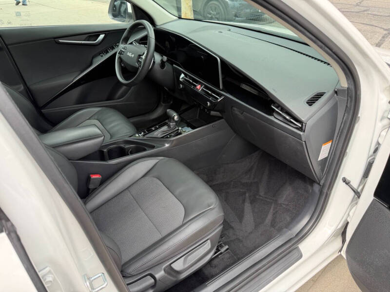 2024 Kia Niro EX