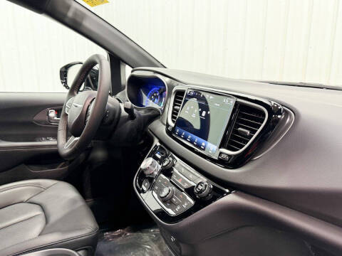 2025 Chrysler Pacifica Pinnacle