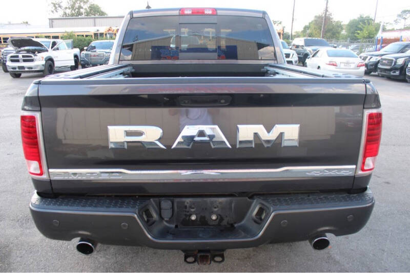 2017 RAM Ram 1500 Pickup Laramie Limited photo 6