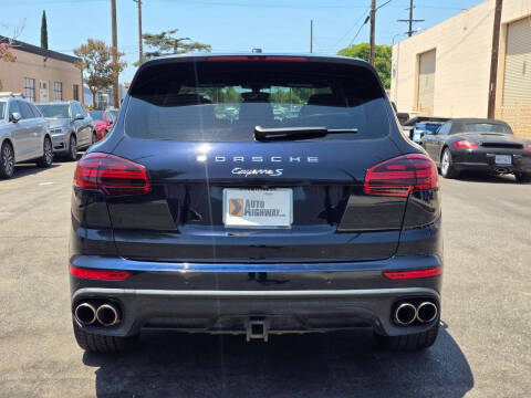 2016 Porsche Cayenne S