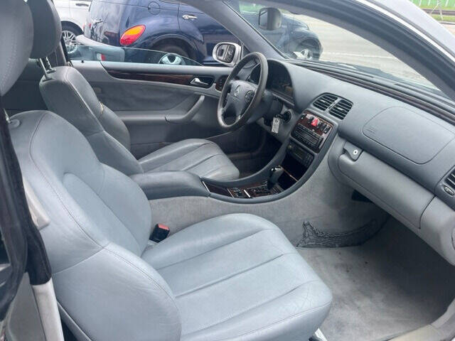 2001 MERCEDES-BENZ CLK-Class Coupe - $4,295