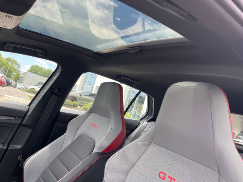 2026 Volkswagen Golf GTI SE