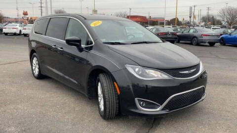 2018 Chrysler Pacifica for sale at Bankruptcy Auto Loans Now in Flint MI