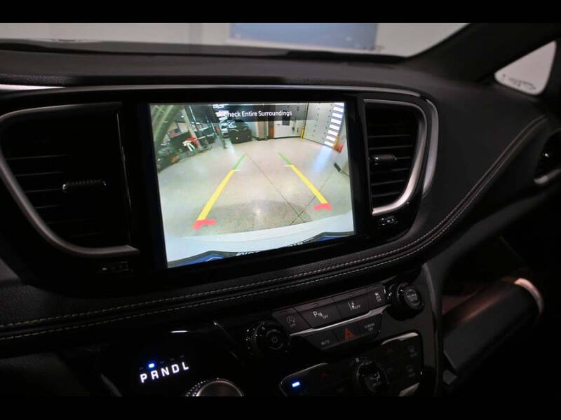 2024 Chrysler Pacifica Touring