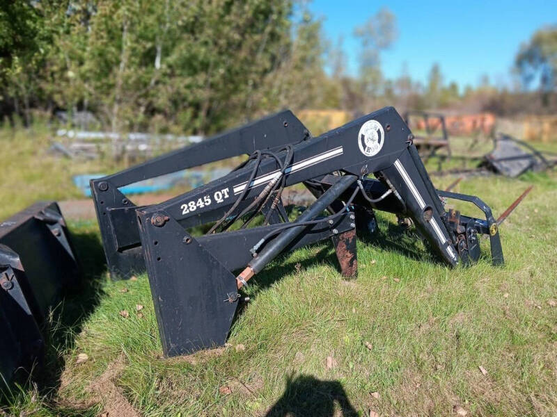 Bush Hog 2845 QT  International Tractor Loader