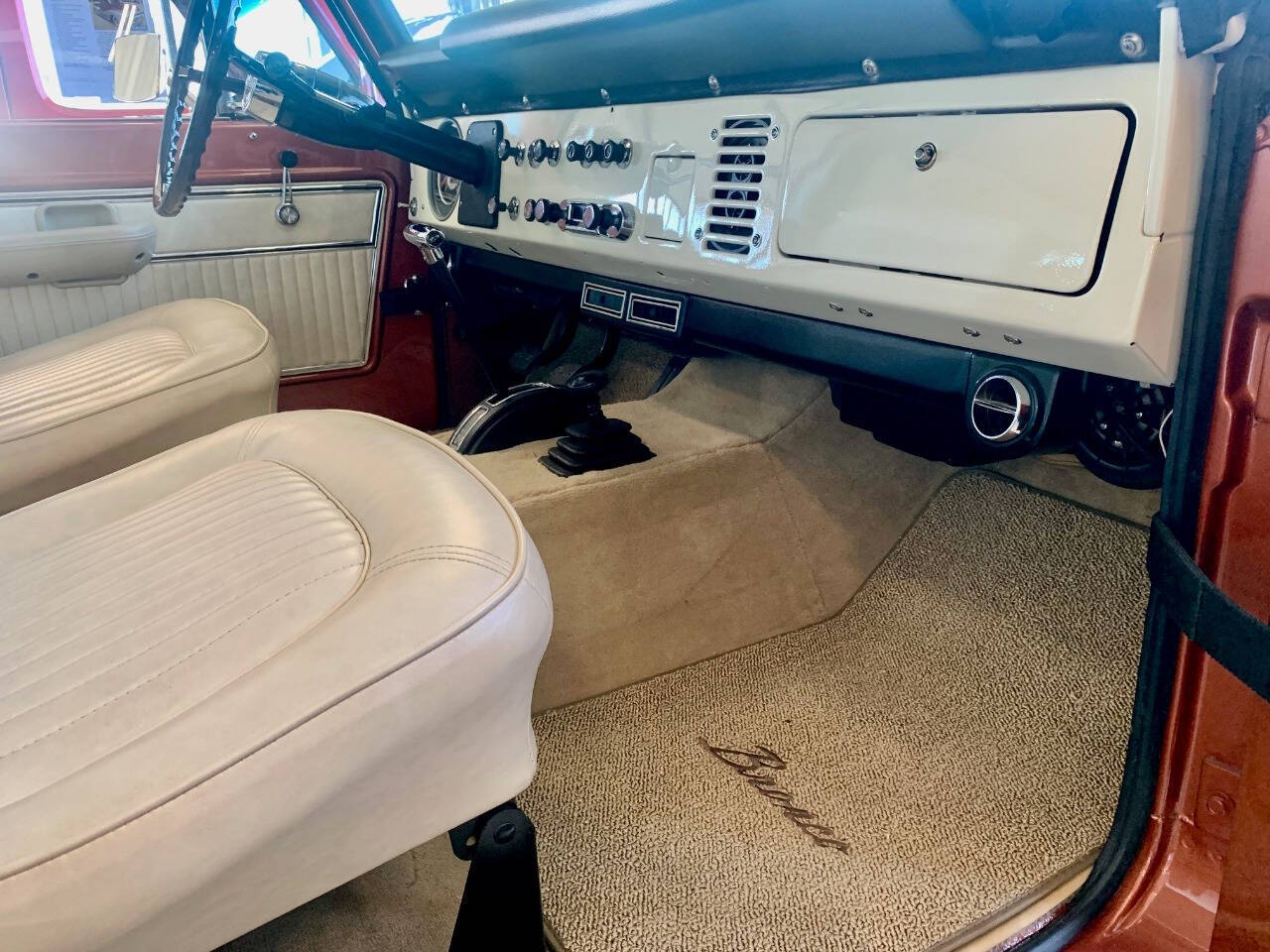 1972 Ford Bronco 24