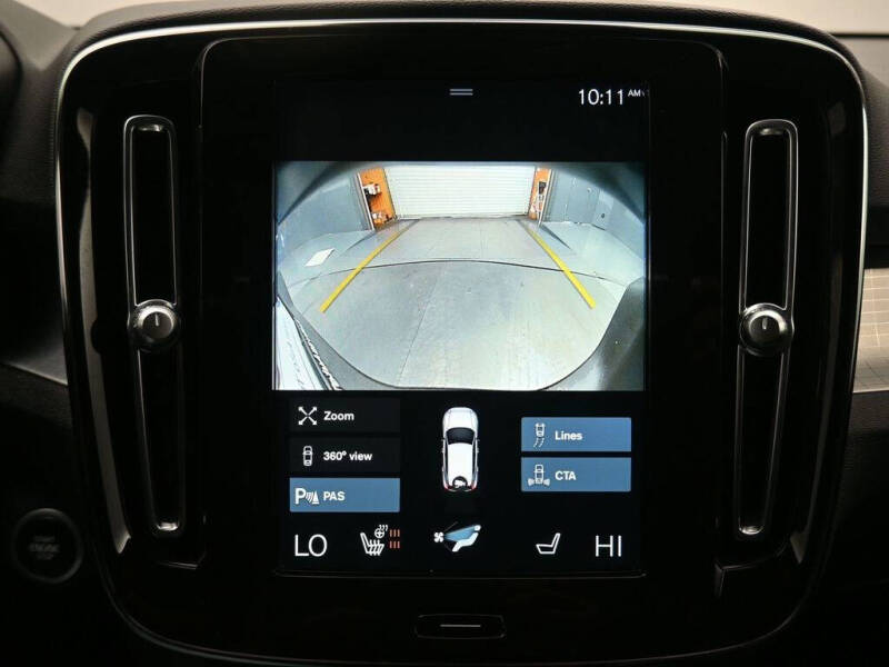 2021 Volvo XC40 T5 Momentum