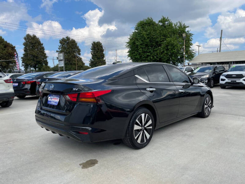 2022 Nissan Altima 2.5 SV