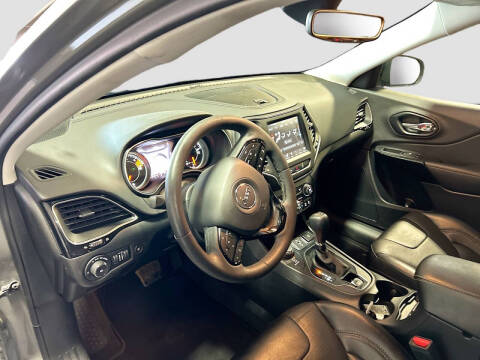 2023 Jeep Cherokee Altitude Lux