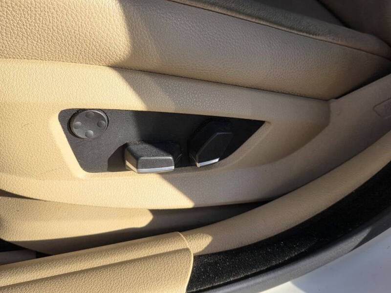 2011 BMW 5 Series 528i